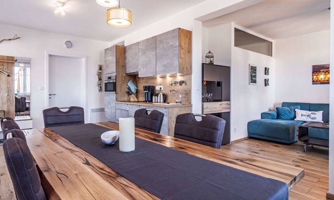 Lojzova Paseka Apartment | Nice apartment for 4 guests with WIFI, TV and terrace