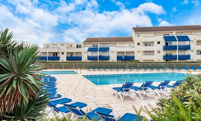 Lacanau-Ocean Apartment | Nice apartment for 4 guests with WIFI, pool, TV, terrace and pets allowed