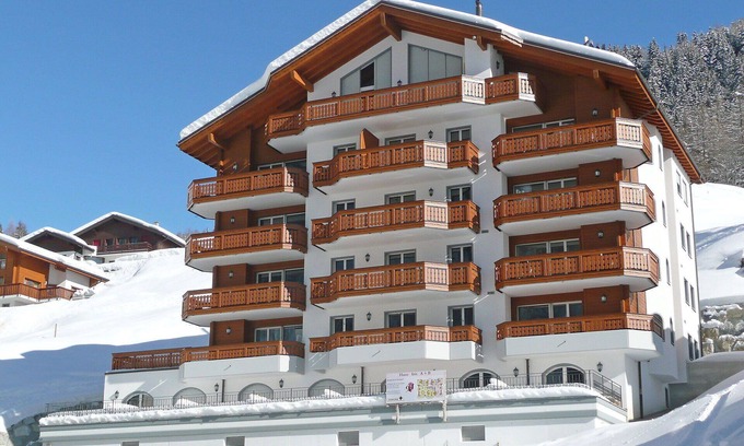 Leukerbad Apartment | Nice apartment for 4 people with WIFI, hot tub, TV and balcony