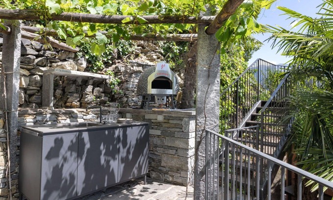 Locarno Apartment | Nice apartment for 4 guests with WIFI, A/C, TV, patio and panoramic view
