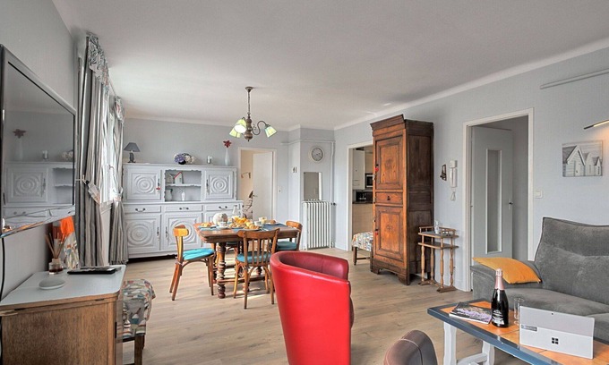 Vannes Apartment | Nice apartment for 4 guests with WIFI, TV and pets allowed
