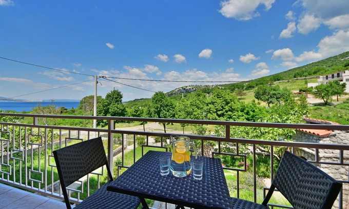 Sibinj Krmpotski Apartment | Nice apartment for 5 people with WIFI, A/C, TV and terrace