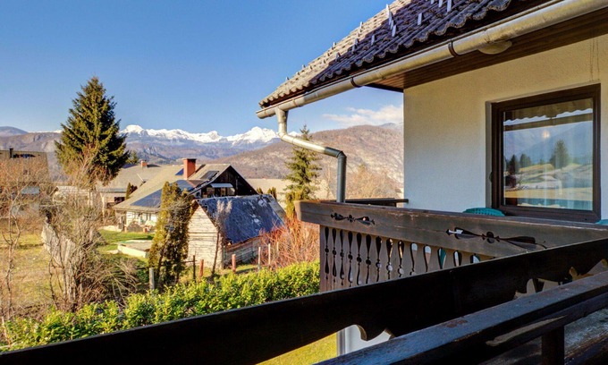Bohinjska Bistrica Apartment | Nice apartment for 5 people with WIFI, TV, balcony, pets allowed and panoramic view