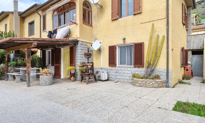 Pomonte Apartment | Nice apartment for 6 guests with WIFI, A/C, TV, terrace and pets allowed