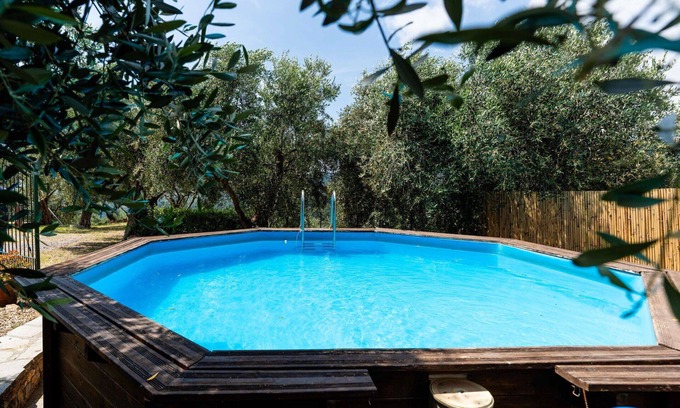 Cipressa Apartment | Nice apartment for 6 people with pool, WIFI, patio, pets allowed and panoramic view