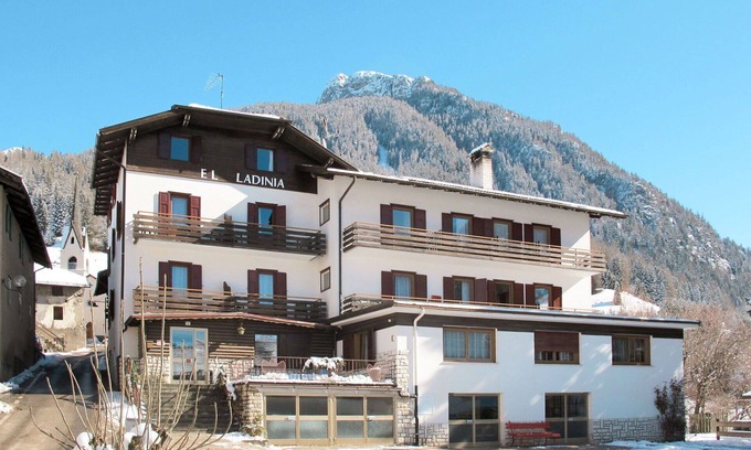 Moena Apartment | Nice apartment for 7 guests with WIFI, TV, patio and pets allowed