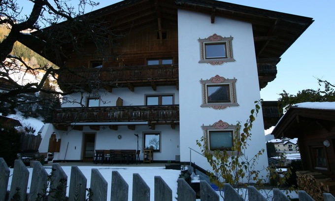 Neustift Im Stubaital Apartment | Nice apartment for 7 guests with WIFI, TV and balcony