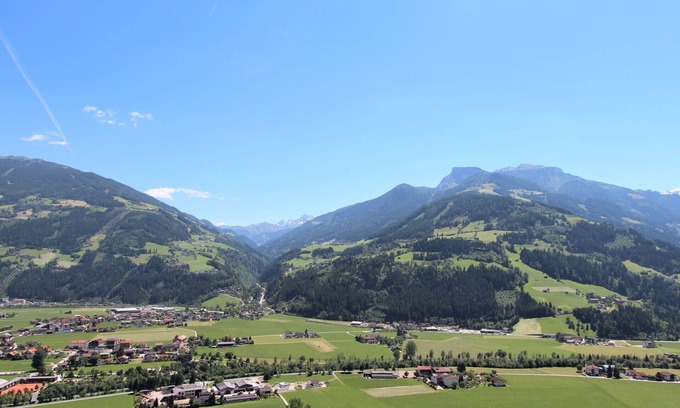 Hainzenberg Apartment | Nice apartment for 4 guests with WIFI and TV