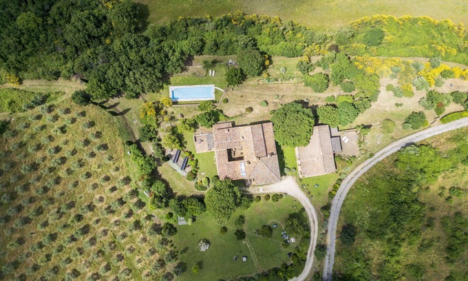 Radicondoli Apartment | Nice apartment for 4 guests with WIFI, A/C, pool, TV, balcony and panoramic view