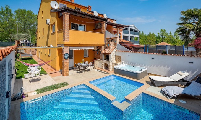 Porec Apartment | Nice apartment in Baderna