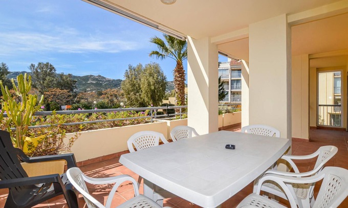 Calvi Apartment | Nice apartment in Calvi with WiFi
