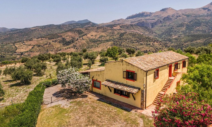 Collesano Apartment | Nice apartment in Collesano (PA)