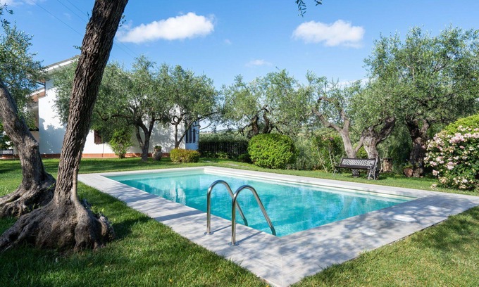 Monade Santa Lucia Villa | Nice apartment in villa with pool, A/C, WIFI, TV, patio, pets allowed and panoramic view