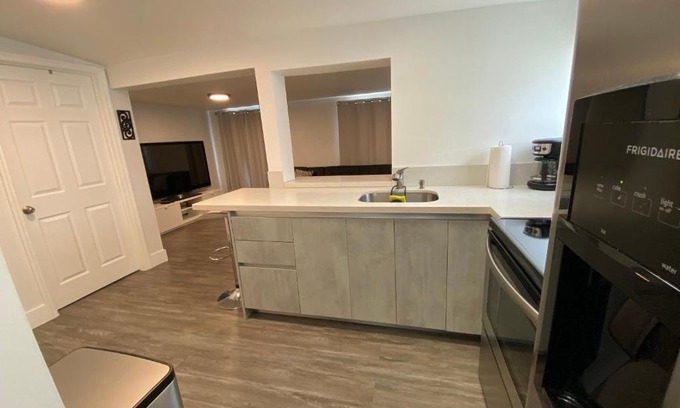 Ludlam Apartment | Nice cottages near FIU