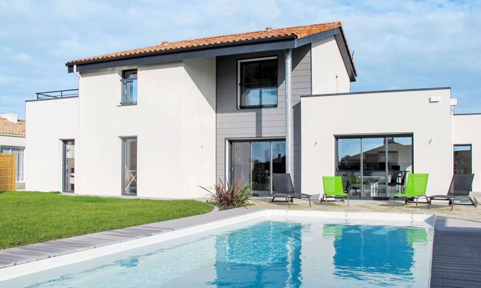 Saint-Gilles-Croix-de-Vie Apartment | Nice apartment for 4 people with pool, WIFI, TV and terrace