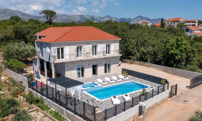 Sucuraj House | Nice home in Sucuraj with WiFi