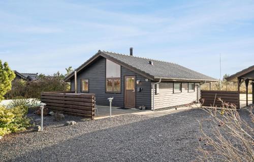 Skaven Strand House | Nice Home In Tarm With Wifi