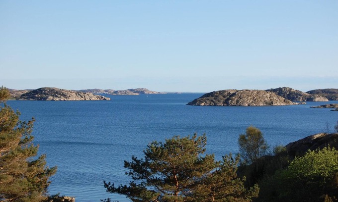 Kungshamn House | Nice House in Bua with Open Fireplace and Panoramic View