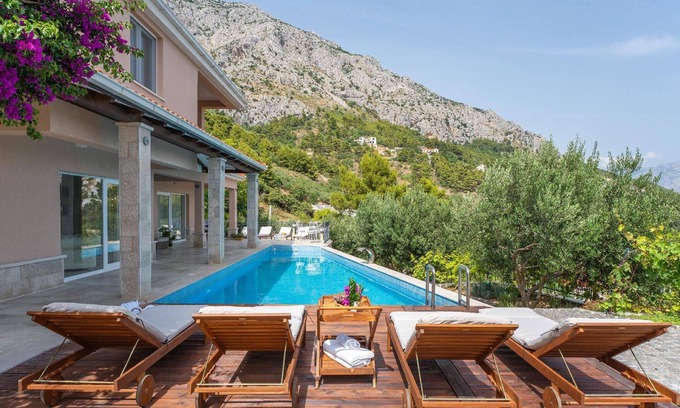 Mimice House | Nice House in Mimice with mountain view