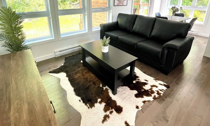 Ville-Marie House | Nice little house at the foot of the mountain