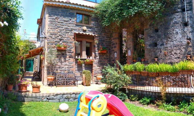 Trecastagni Cabin | NICE mini House - tra l'Etna Catania Taormina e il Mare