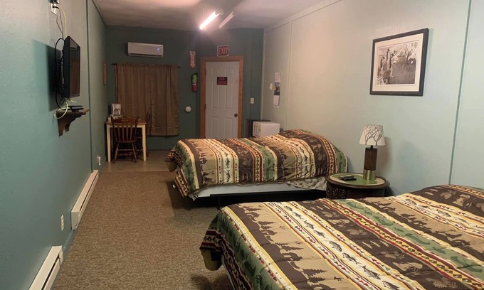 Agency Village Hotel | Nice room with private entrance in charming Claire City