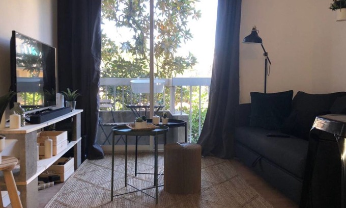 Le Busca Apartment | Nice studio with balcony near "Jardin des plantes"