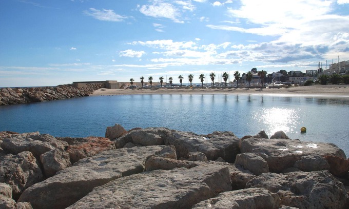 Calafat Villa | NICE VILLA POR 10 PEOPLE WITHS PRIVATE POL NEAR THE BEACH