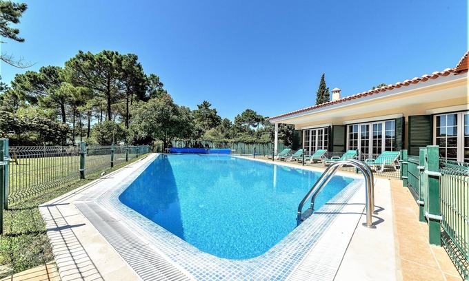 Charneca de Caparica e Sobreda Villa | Nice Villa within Golf Resort, massive 18 meter Pool , next to Fantastic Beaches