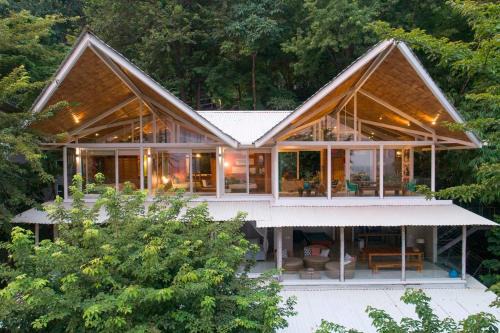 Buenos Aires Hotel | Nido Del Mar - Art-filled Beach House