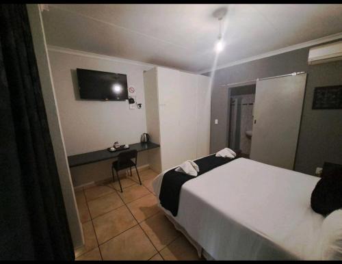 Broederstroom Bed & Breakfast | Nikita Portuguese Restaurant and Motel