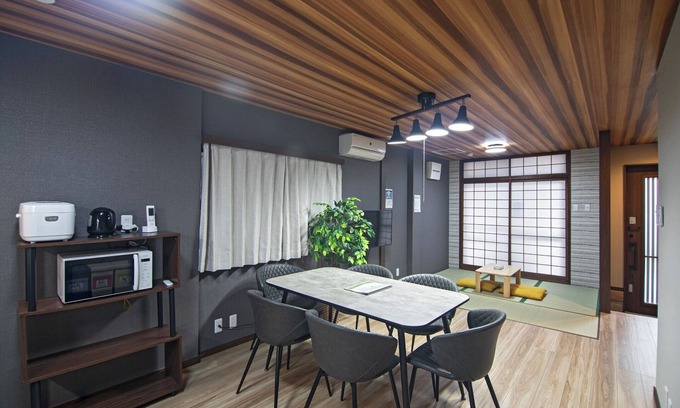 Shin-Osaka House | Nishinaka House | 12 minutes to Umeda | Accommodates up to 13 people | Both Japanesestyle and Weste - Nishinaka HOUSE/Osaka Ōsaka