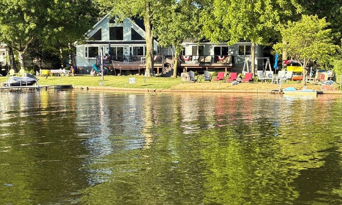 Grand Junction House | nLarge Lakehouse~Pet Friendly+Private Beach+Hot Tub+Game Rm+Tiki Hut+Gym=FUN!