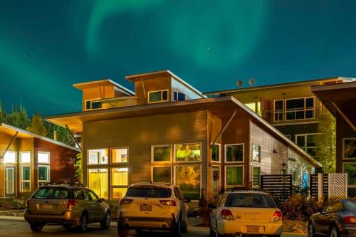 Whitehorse House | NN - The Kit 4 - Downtown 1-Bed 1-Bath