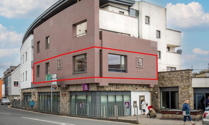 Clifden House | No 1 Courthouse Square