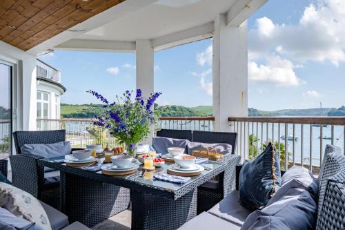 Salcombe Apartment | No 12 The Salcombe