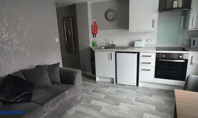 Newark Apartment | No 3 New Inn Apartments Newly Renovated