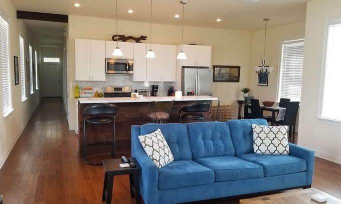 Saint Claude House | NoLa Retreat Close to It All