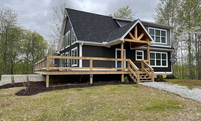Lindseyville Cabin | Nolin Lake/Mammoth Cave Lakehouse Rental - Newly Built