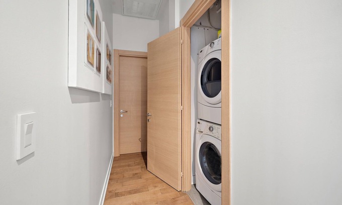 International District Apartment | Nomade MTL, Old MTL, 4 Beds 2.5 Ba, Penthouse