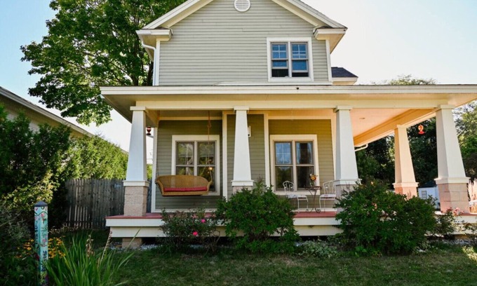 Leland House | Nonna`s