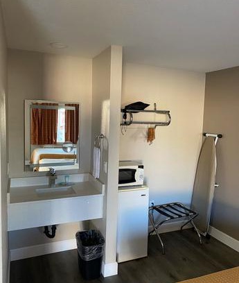 North Junior College Neighborhood Association Hotel | North Bay Inn Santa Rosa