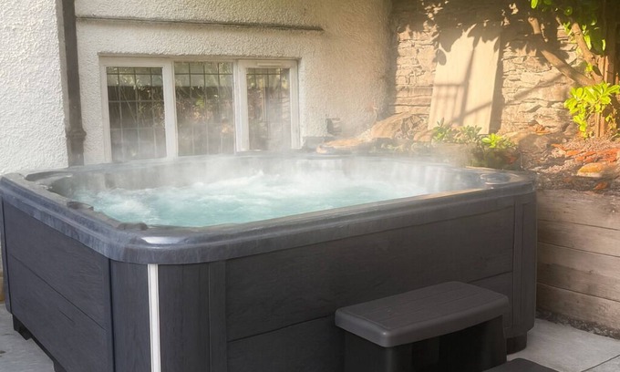 Bowness-on-Windermere Cottage | North Cottage - Once Owned by Beatrix Potter with Play Park and Hot Tub!