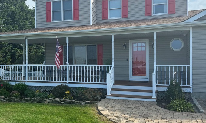 Mattituck House | North Fork Family and Friends Getaway. Great Location