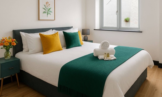 North Finchley Apartment | North London 1-Bed Apt, Sleeps 3, 10 Min to Tube