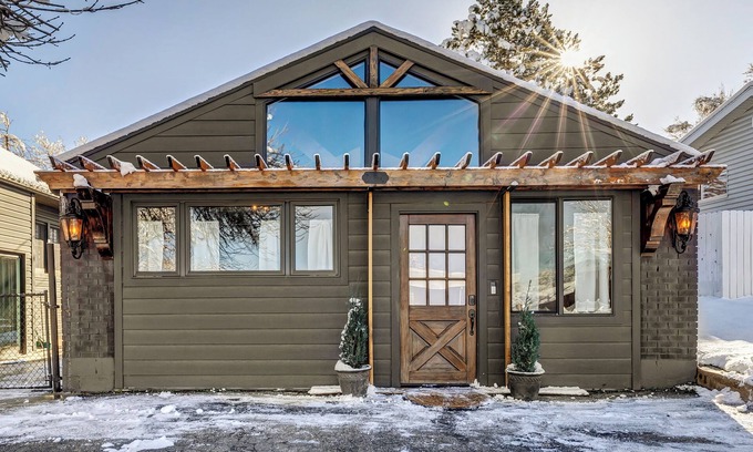 Bountiful Cottage | North Salt Lake Escape w/Hot Tub and Claw foot Soaking Tub