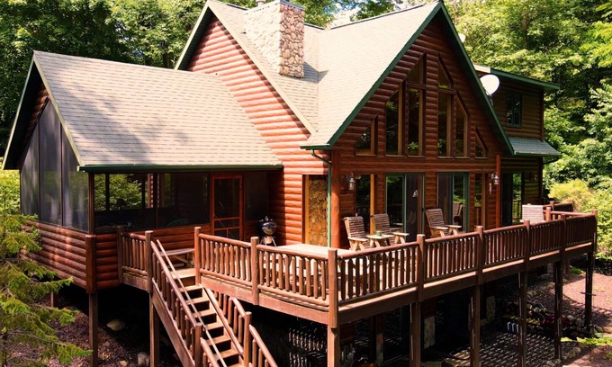 Sarona Cabin | Northern Traditions - Loon Lodge