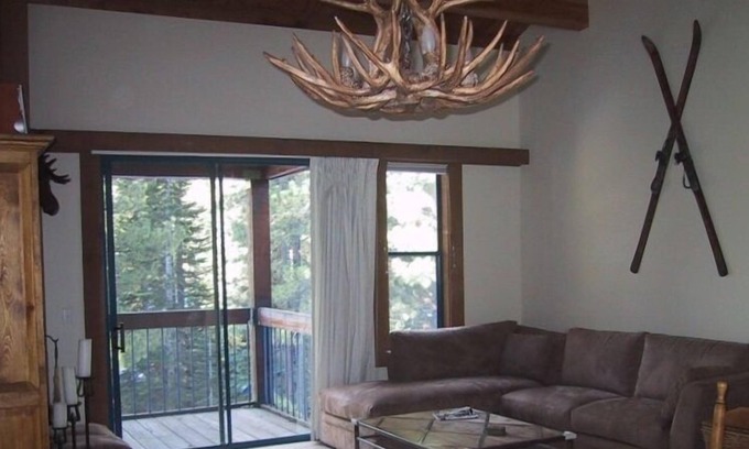 Truckee House | Northstar 2/1.5 Townhouse: Remodeled, Fast WiFi, Family Shared Pool/Hot Tub