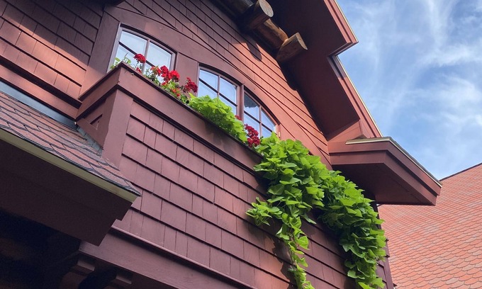 Phelps House | Northwoods Getaway + Lake, Fishing & Camp Vibes!