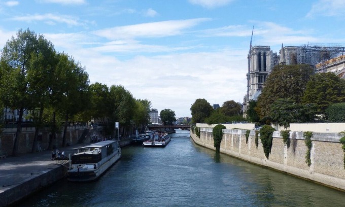 Latin Apartment | NOTRE DAME/SEINE/COURTYARD/3 ROOMS